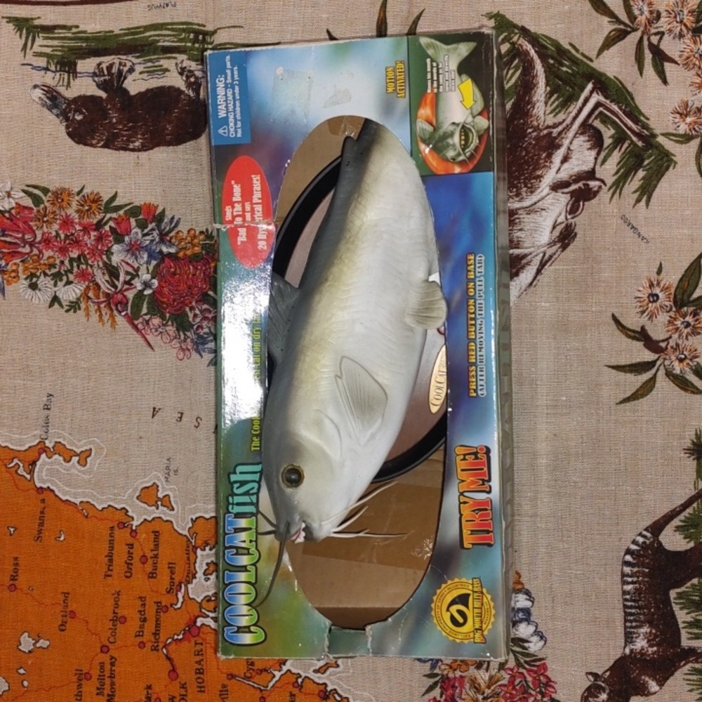 COOL CATfish by Gemmy, Copyright 2000: Sings While Turning Head and Moving Mouth